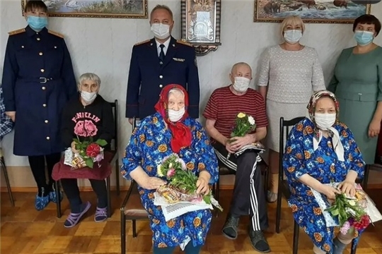 Поздравление подопечных с Международным днем пожилых людей
