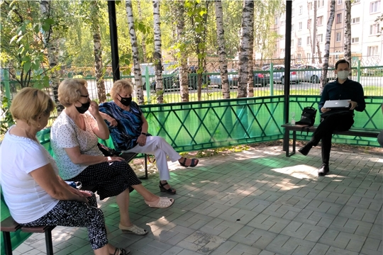 С получателями социальных услуг прошло очередное правовое занятие
