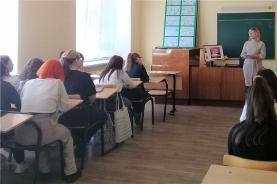 На встрече со старшеклассницами говорили о семейных ценностях