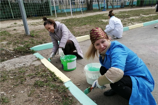 В социальном учреждении прошёл очередной субботник