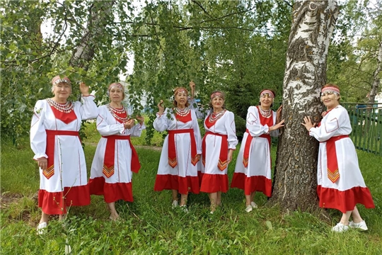 С Днем Республики, друзья! С теплом - от наших серебряных волонтёров