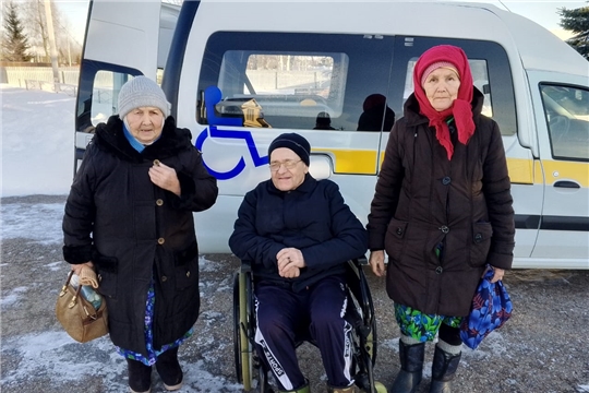 Мобильная бригада продолжает работу по доставке пожилых граждан и инвалидов в медицинские учреждения