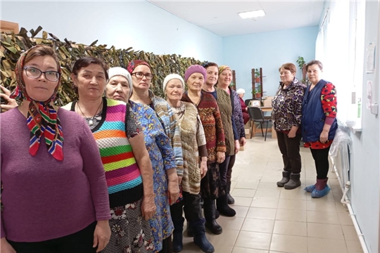 В Красночетайском МО кипит работа по изготовлению  окопных  свеч и  маскировочных сетей