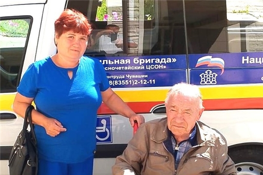 Мобильная бригада продолжает работу по доставке пожилых граждан и инвалидов в медицинские учреждения