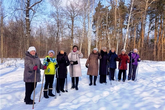 Скандинавская ходьба дружно в парк нас позвала..