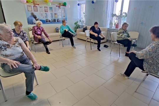 В Ядринском комплексном центре проходят занятия по адаптивной гимнастике
