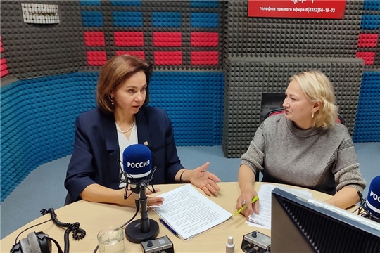 В программе «Открытая студия» на Радио Чувашии беседовали о реабилитации детей-инвалидов и помощи семьям с детьми с ограниченными возможностями здоровья