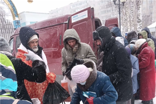 Спасти бездомных в холода: специалисты центра ежедневно выезжают в рейды