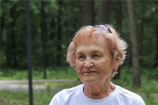 83-летняя женщина любит созидать