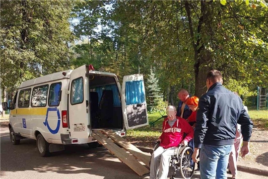 Социальное учреждение помогло родителям участника специальной военной операции