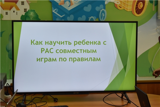 «Школа позитивного родителя» учит родителей играть с детьми!