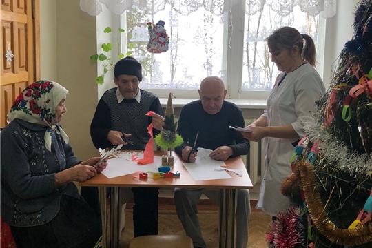 Получатели социальных услуг готовятся к Новому году