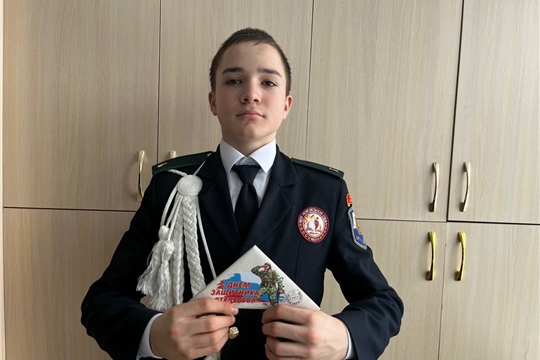 В честь Дня защитника Отечества волонтеры написали письма нашим солдатам и подготовили открытки