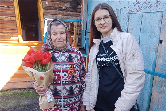 Долгожительницу  Александру Скворцову поздравили с наступающим праздником 9 мая