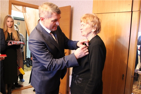 Вере Виноградовой вручили почетный знак «В честь 80-летия полного освобождения Ленинграда от фашисткой блокады» ﻿﻿Вере Виноградовой вручили почетный знак «В честь 80-летия полного освобождения Ленинграда от фашисткой блокады»