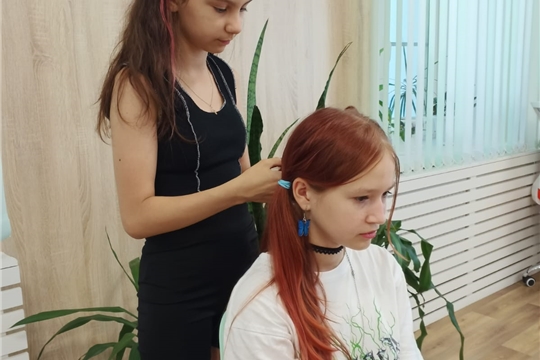 Ярким событием второй смены «Страна вдохновения» в лагере с дневным пребыванием «Солнцеград» стал «Фестиваль креативных причёсок»