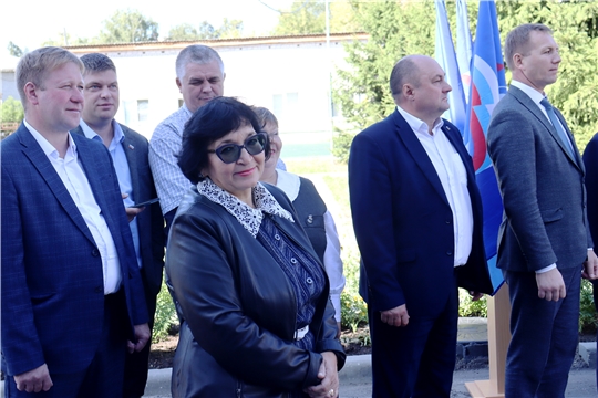В Шумерлинском КЦСОН в рамках акции "Помоги пойти учиться" вручили подарки