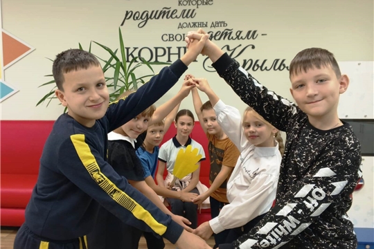 Дети рады встрече с друзьями и знакомству со сверстниками