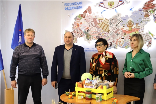 Депутаты участвуют в акции «Урожай в каждый дом»